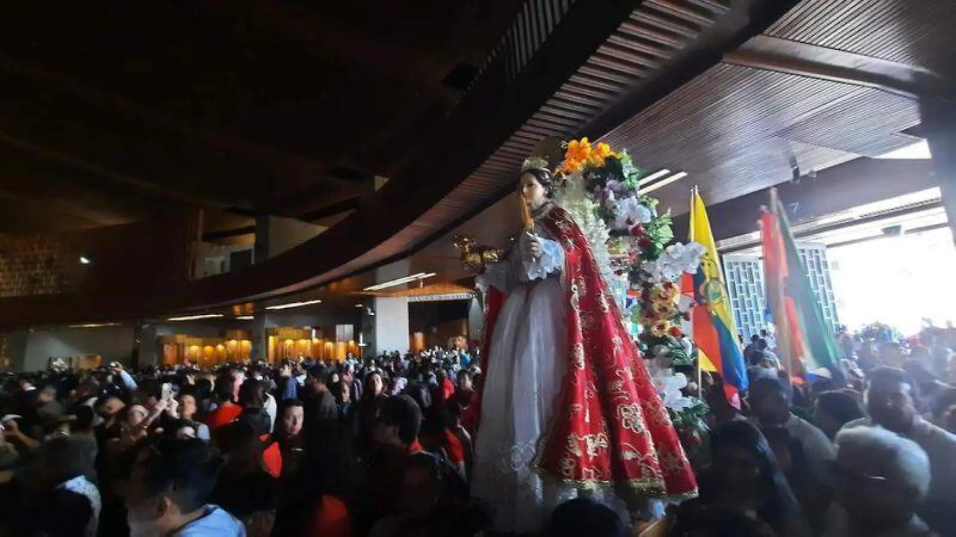 La imagen de Santa Inés virgen y mártir acompañó a los feligreses de Zacatelco en su peregrinación a la Basílica de GuadalupeParroquia Zacatelco